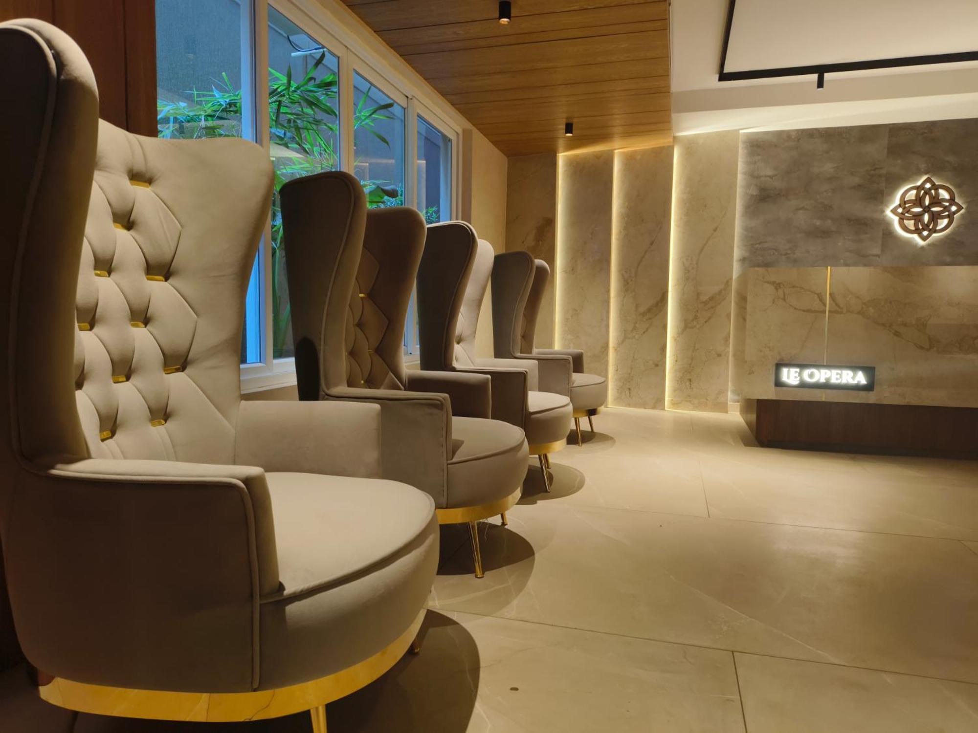 Olive Hotel Le Opera By Embassy Group Bangalore Exterior foto